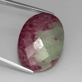Rubis zoïsite multicolore naturelle coupe ovale, 31,96 ct, opaque
