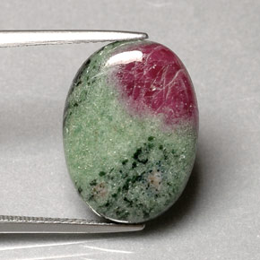 Rubis zoïsite multicolore naturelle coupe ovale, 11,08 ct, opaque