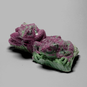 Rubis zoïsite multicolore naturelle forme fantaisie, 1566,63 ct, opaque
