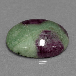 Rubis zoïsite multicolore naturelle coupe ovale, 8,65 ct, opaque