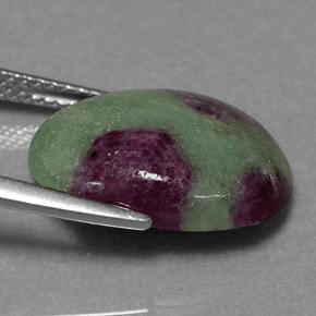 Rubis zoïsite multicolore naturelle coupe ovale, 8,65 ct, opaque