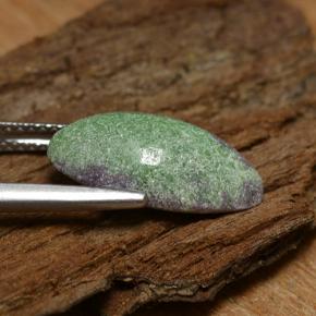 Rubis zoïsite vert naturelle marquise, 5,81 ct, opaque