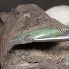Rubis-Zoisite Multicolore naturelle Marquise, 6.93 ct, Opaque