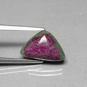 Rubis zoïsite multicolore naturelle trillion, 5,18 ct, opaque