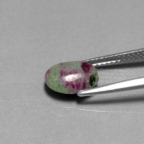 Rubis-Zoisite Multicolore naturelle Coupe ovale, 2.36 ct, Opaque