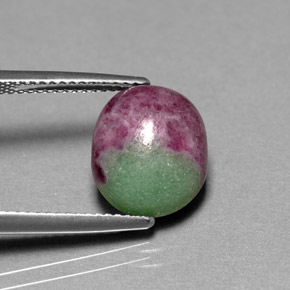 Rubis zoïsite multicolore naturelle coupe ovale, 6,08 ct, opaque