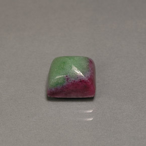 Rubis zoïsite multicolore naturelle baguette, 3,85 ct, opaque