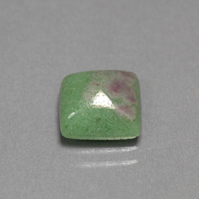 Rubis zoïsite multicolore naturelle carré, 3,05 ct, opaque
