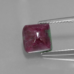 Rubis zoïsite multicolore naturelle carré, 3,39 ct, opaque