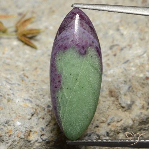 7.84ct Naturel Multicolore Rubis-Zoisite, Marquise, Opaque