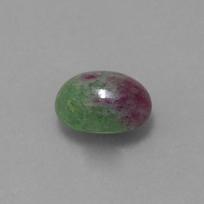 Rubis zoïsite multicolore naturelle coupe ovale, 2,27 ct, opaque