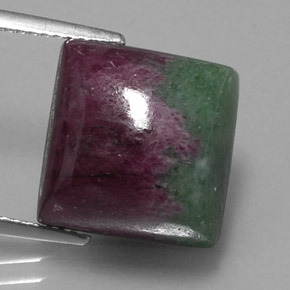 Rubis zoïsite multicolore naturelle carré, 20,27 ct, opaque