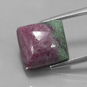 Rubis-Zoisite Multicolore naturelle Carré, 10.70 ct, Opaque