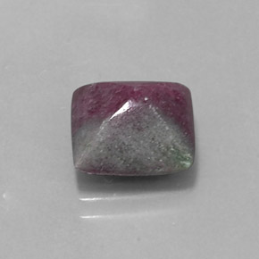 Rubis zoïsite multicolore naturelle carré, 5,24 ct, opaque