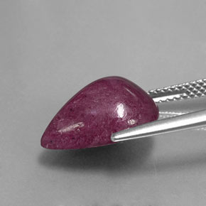 Rubis-Zoisite Multicolore naturelle En forme de poire, 8.40 ct, Opaque