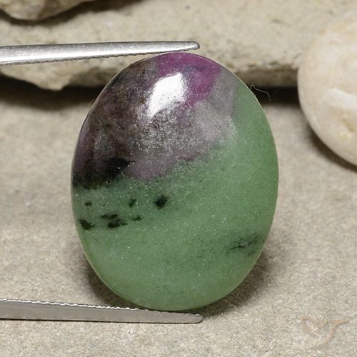 27.80ct Naturel Multicolore Rubis-Zoisite, ovale, Opaque
