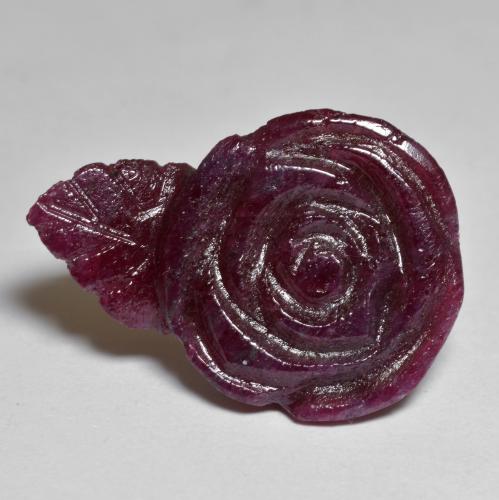 Rubis zoïsite pourpre naturelle taille fleur, 13,57 ct, opaque