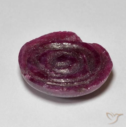 Rubis-Zoisite Medium Dark Reddish-Purple naturelle Taille Fleur, 12.46 ct, Opaque