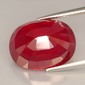 Rubis rouge naturelle coupe ovale, 14,27 ct, VS-SI