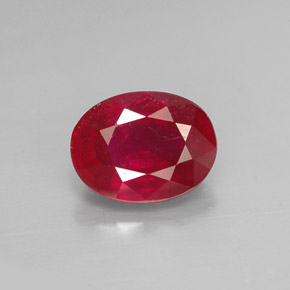 Rubis rouge naturelle coupe ovale, 1,82 ct, SI