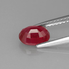 Rubis rouge naturelle coupe ovale, 1,38 ct, VS-SI