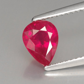 Rubis rouge naturelle en forme de poire, 1,60 ct, VS-SI