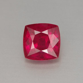 Rubis rouge naturelle coupe coussin, 1,72 ct, VS-SI