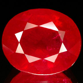 Rubis rouge naturelle coupe ovale, 4,56 ct, SI