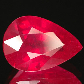 Rubis rouge naturelle en forme de poire, 4,40 ct, VS-SI