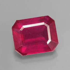 Rubis rouge naturelle taille émeraude, 4,68 ct, VS-SI