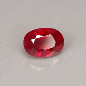 Rubis rouge naturelle coupe ovale, 1,62 ct, SI