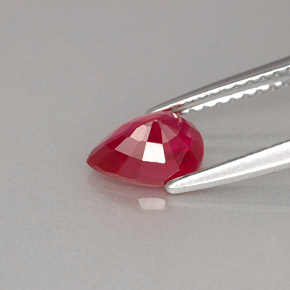 Rubis rouge naturelle en forme de poire, 1,06 ct, VS-SI