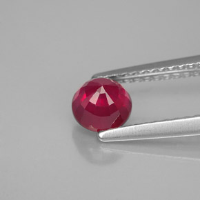 Rubis rouge naturelle coupe roude, 0,89 ct, VS-SI