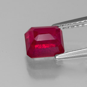 Rubis rouge naturelle taille émeraude, 1,54 ct, VS-SI