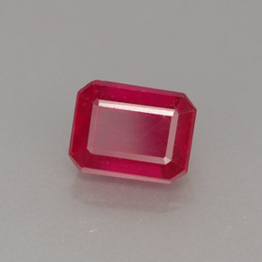 Rubis rouge naturelle taille émeraude, 1,65 ct, SI