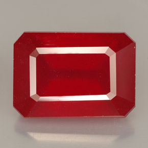 Rubis rouge naturelle taille émeraude, 13,23 ct, VS-SI