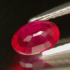 Rubis rose naturelle coupe ovale, 0,59 ct, SI