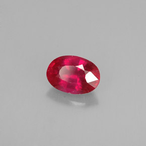 Rubis rouge naturelle coupe ovale, 0,66 ct, VS-SI