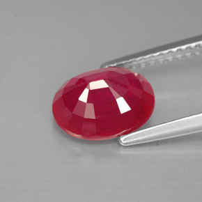 Rubis rouge naturelle coupe ovale, 2,77 ct, SI
