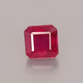 Rubis rouge naturelle taille émeraude, 1,55 ct, SI