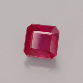 Rubis rouge naturelle taille émeraude, 1,55 ct, SI