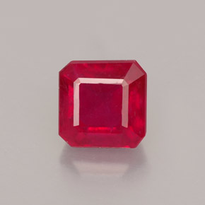 Rubis rouge naturelle taille émeraude, 1,79 ct, VS-SI