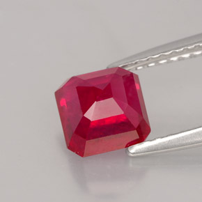 Rubis rouge naturelle taille émeraude, 1,79 ct, VS-SI