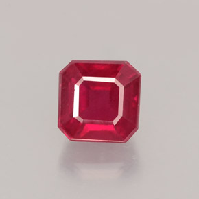Rubis rouge naturelle taille émeraude, 1,68 ct, VS-SI