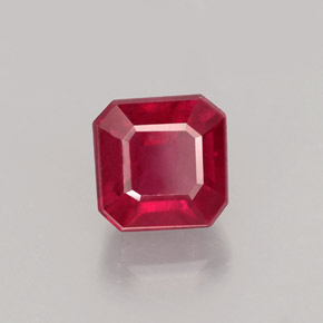 Rubis rouge naturelle taille émeraude, 1,68 ct, VS-SI