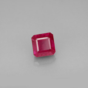 Rubis rouge naturelle taille émeraude, 1,38 ct, VS-SI