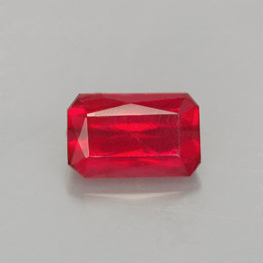 Rubis rouge naturelle taille émeraude, 1,80 ct, VS-SI
