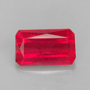 Rubis rouge naturelle taille émeraude, 1,77 ct, VS-SI