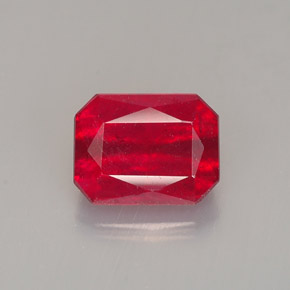 Rubis rouge naturelle taille émeraude, 1,67 ct, SI