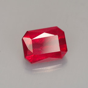 Rubis rouge naturelle taille émeraude, 1,67 ct, SI